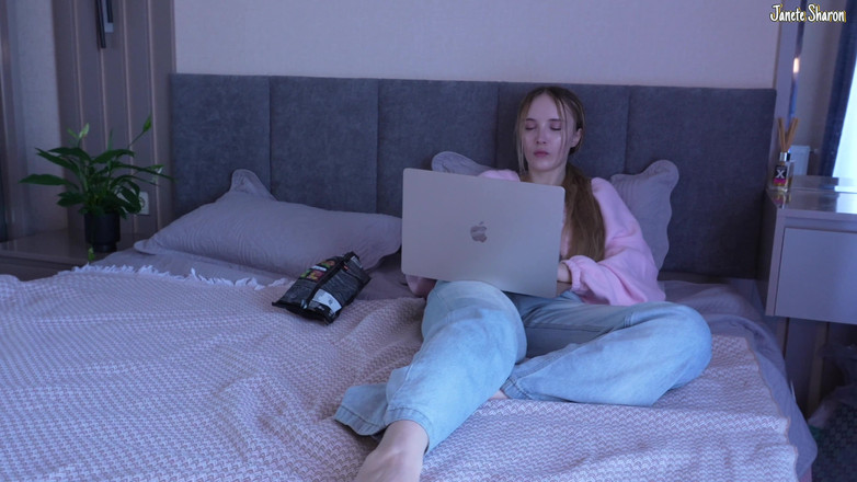 Janete Sharon: That's a Fucking Bitch! This Red-haired Beauty Is Licking My...