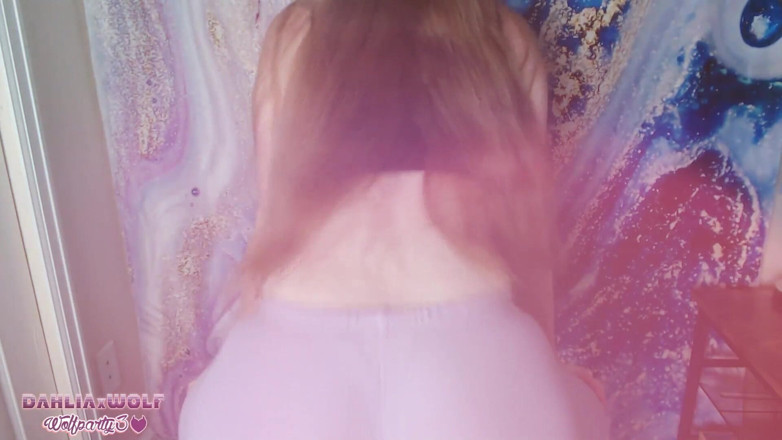 Dahlia Wolf: Quente girl grinds e twerks em leggings apertadas