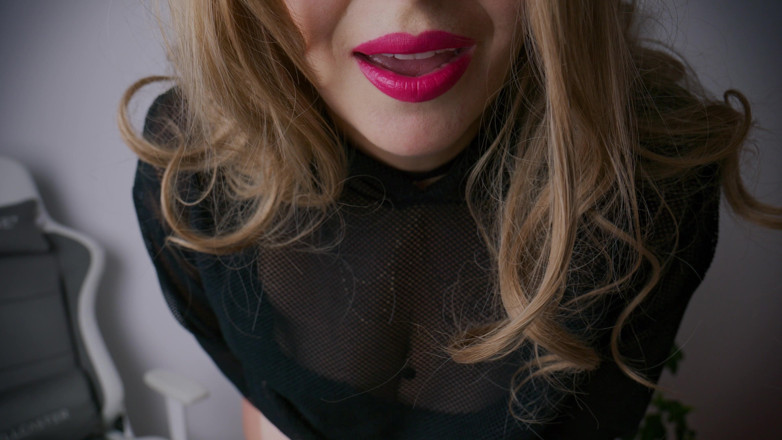 Mrs Wetslavs: Sexy milf sin sujetador te invita a jugar Instrucciones de...