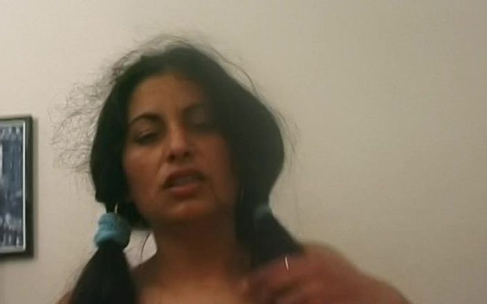 DEUTSCHLAN PORNO XXX: असली सेक्स की तलाश में रंडी के लिए शौकिया समूह चुदाई