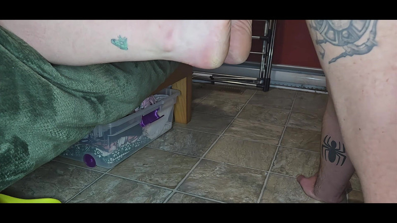 GingerFeet: Zrzavá růžová toe uctívání nohou!