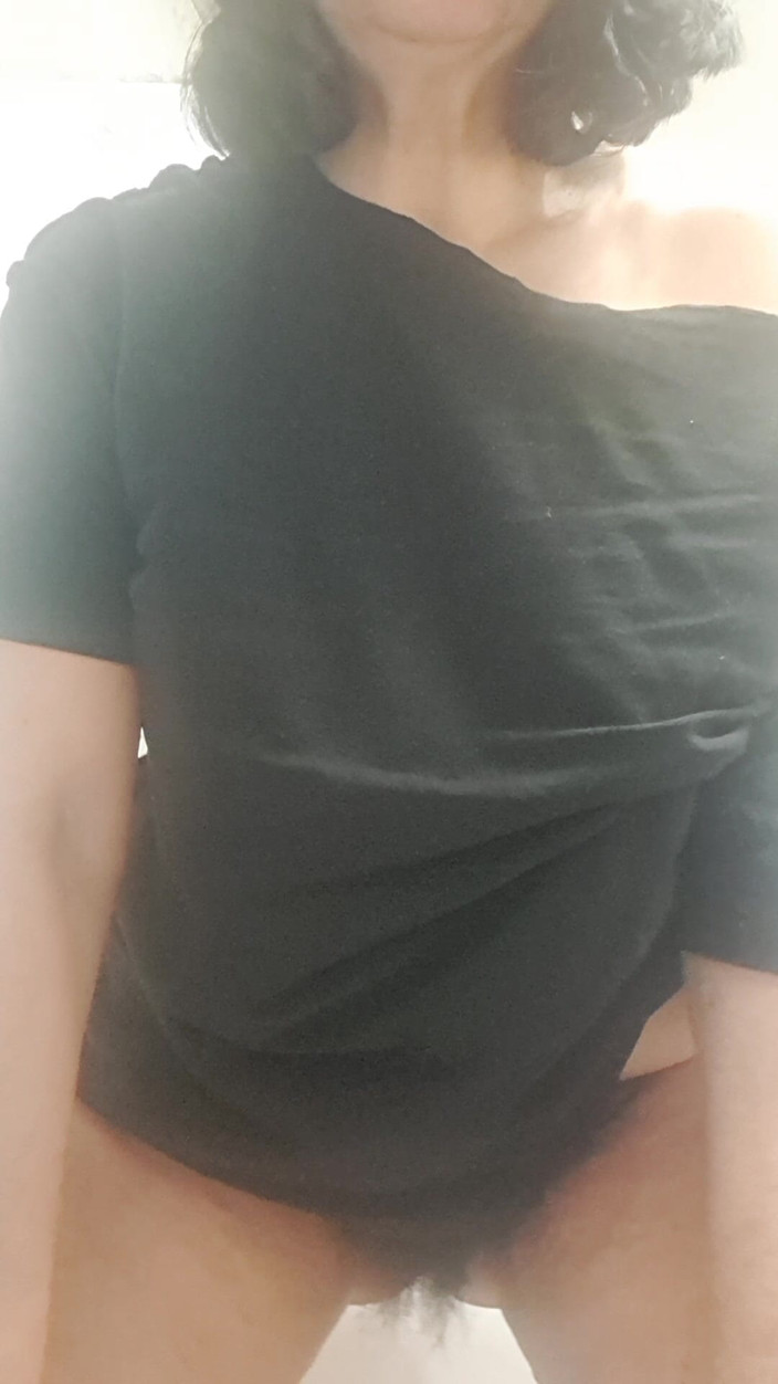 Mommy big hairy pussy: Isteri, menggoda kekasih mudanya di hadapan kamera