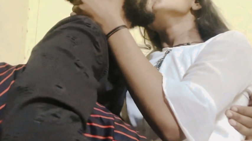 Indian Desi College Girl Sex Video with Boy Friend (Your priyansi)