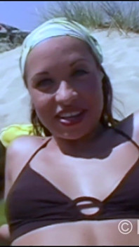 Curve de pe plajă fac sex cu trei fete