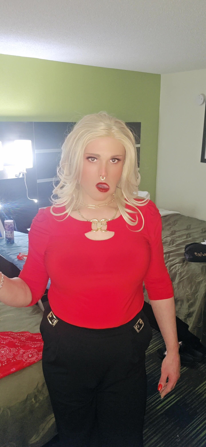 Darkfetish2k: Kylie Rey（）她很糟糕，她最热辣的吸烟恋物癖
