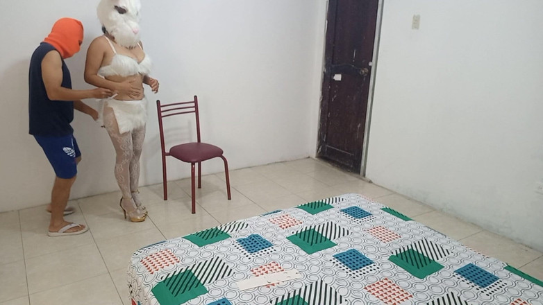 Martin13: Bữa tiệc trang phục bẩn thỉu kết thúc bằng màn...