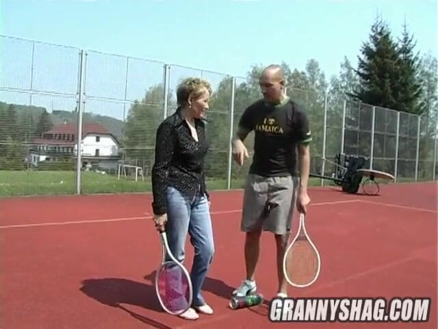 Granny Shag: Sex training on the tennis court
