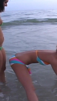 Three All Natural College Cuties Flash at the Beach