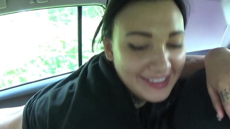 Amateur Homemade Porn: Fucking my horny Stepsister in car while Stepdaddy is outside