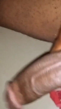 Enorme cazzo nero visualizzato e masturbazione