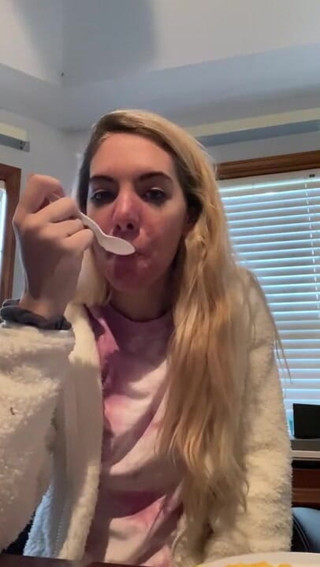 MissAlexiaC: Mangia per 3 minuti