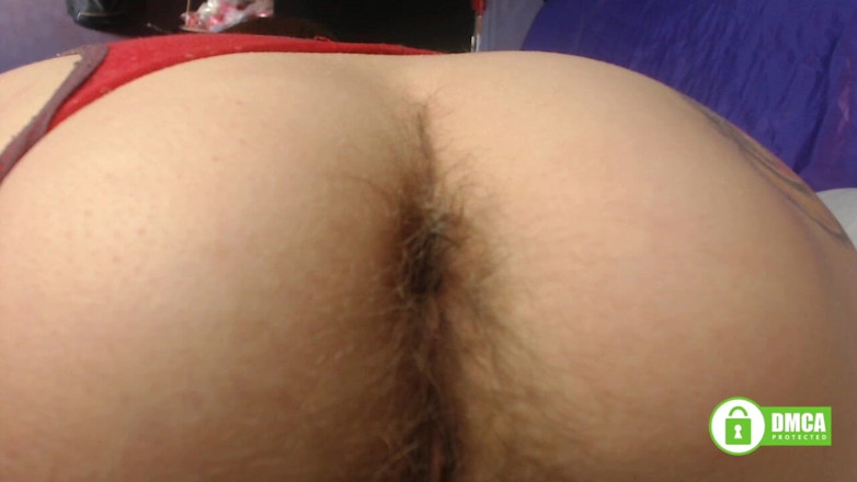 Risky Hairy Couple: Zeer harig kontgaatje vingert van dichtbij