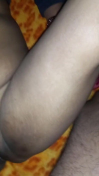Frumoasă indiancă bhabhi care face laba