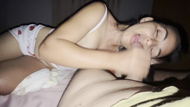 Xhacamisinha: Mladá manželka mého bratra ráda kouří jinému, když je v...