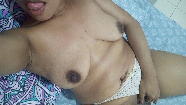 PATY PATY: Sexy brunetka ukazuje kundičku Čerstvě ošukanou jejím zvráceným manželem