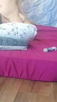Pareja Amateur En Sexo Caliente En El Dormitorio. Pareja Amateur Divirtiéndose En La Cocina.