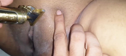 BD MILF X: सौतेला बेटा पूरी रात चुदाई से पहले चिकनी चूत वाली सौतेली मम्मी को साफ करता है