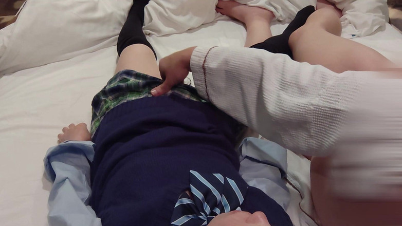 hchan: Âm hộ của tôi đang co rập, vì vậy tôi đã ở trên...