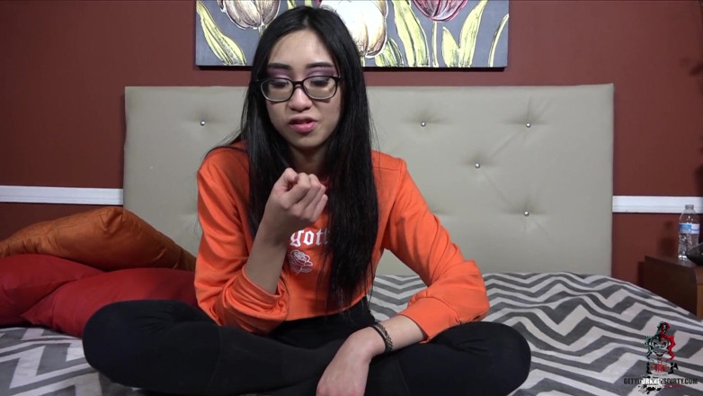 Get your knees Dirty: Eve E