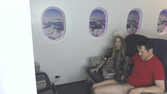 Foot Girls: Pramugari ngasih footjob nilon di dalam pesawat!