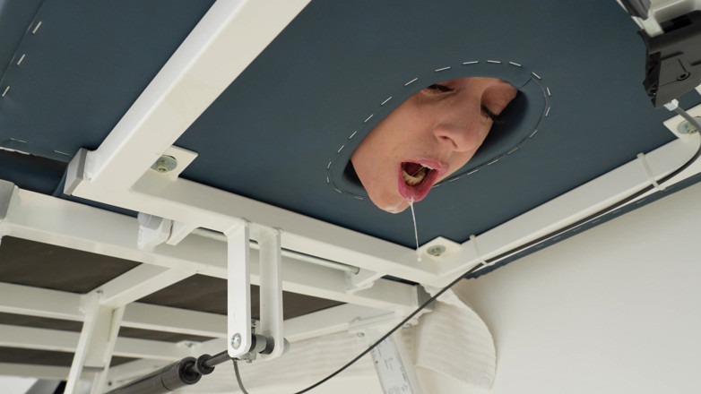 Ferrero anal experience: Calda Massaggiatrice Si Prende Cura Della Figa Della Paziente.