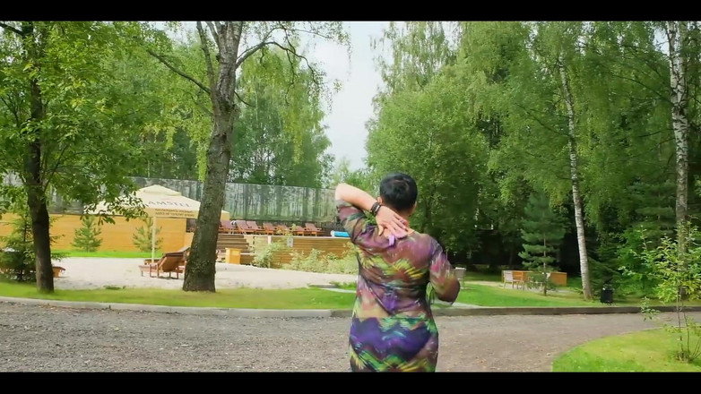 KarmenMilf: Havuzda Tek Başına