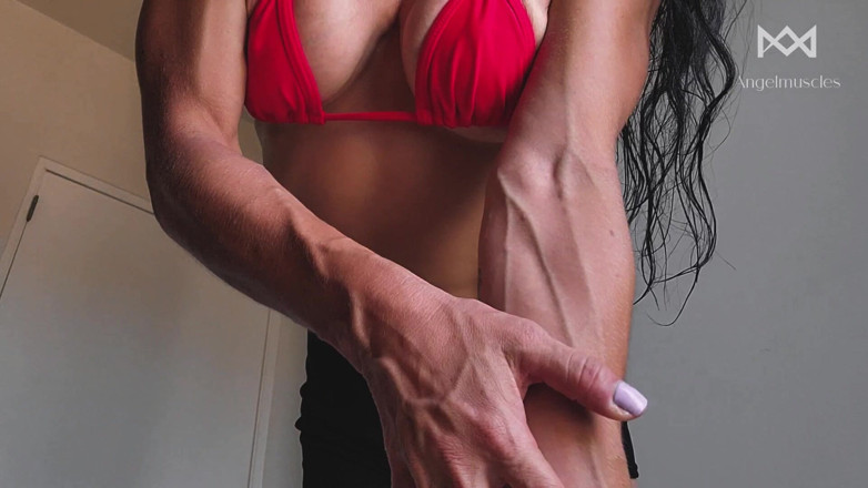 Angelmuscles: Pokusa opalonych mięśni