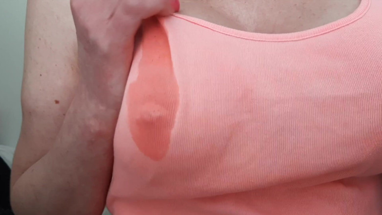 Aqua Pola: Vollbusige MILF benetzt t-shirt vom spieß auf ihre großen möpse