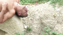 Discret Cruising sex: Juan Perez zerżnięty na zewnątrz przez Niedźwiedzia