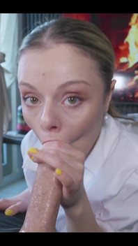 I Love Sucking Cock & Getting Showered With Cum 