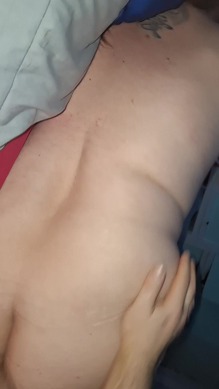 Hersecretlover: 내 안에 깊숙이 사정할 때까지 뒤에서 따먹어