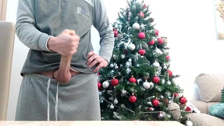 Elvissc: Merry Christmas Handsome Boy in Pajamas Jerks off in Front...