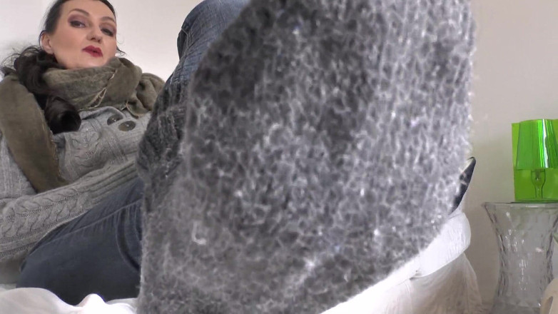 Lady Victoria Valente: Přivoňte si k mým tlustým, extrémně smradlavým ponožkám! Lady Victoria...