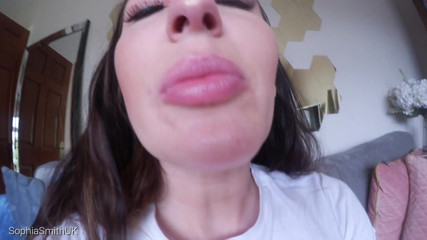 SophiaSmithUK: ASMR lente nebbia e baci