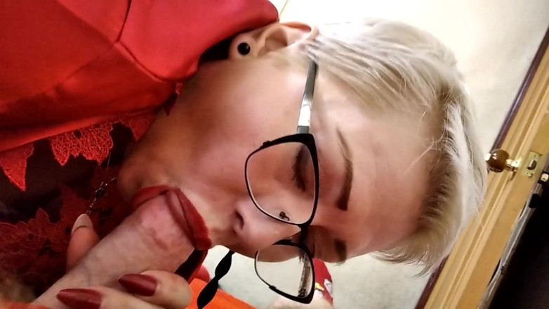 AimeeParadise: 빨간 란제리를 입은 미시 걸레 여신... 핫한 풋잡과 많은 다른!