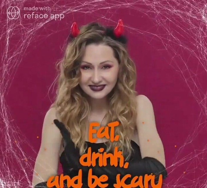 Dominatrix Redsonyja: Červená sonyja domina Halloween