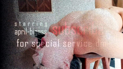 April BigAss: Deepthroat terbalik, dan pancutan berdenyut di dalam tekak