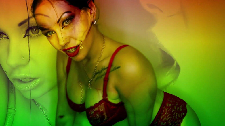 Goddess Misha Goldy: The most mesmerizing red lipsticks over you