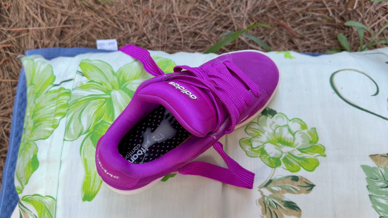 Sneakerlove513: Fucking and cumming outdoors in the park with the wife's...