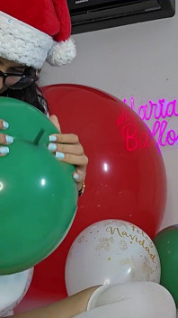 Marianna Asmr делает шарики