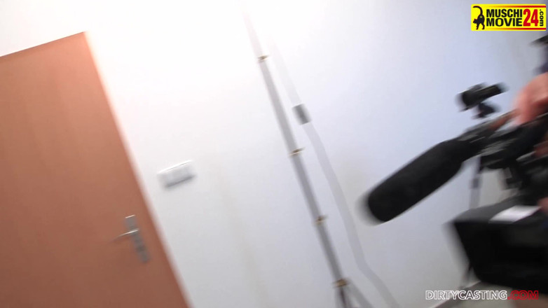 Czech Pornzone: Heißes schätzchen bekommt harten schwanz in ihre süße behaarte fotze,...