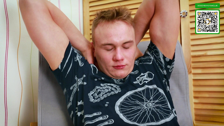 Doggy boys: Twink Jerk off with Slippery Boy Kasper