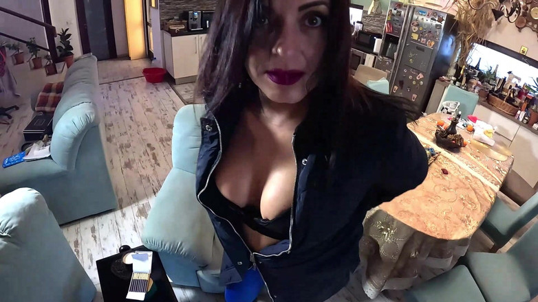 MilfyCalla: Kouření, Stydké pysky Tease a dvojité stříkání na moji downjacket 331