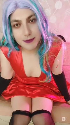 Söt och het: Släpp lös bootylicious charm av en crossdresser