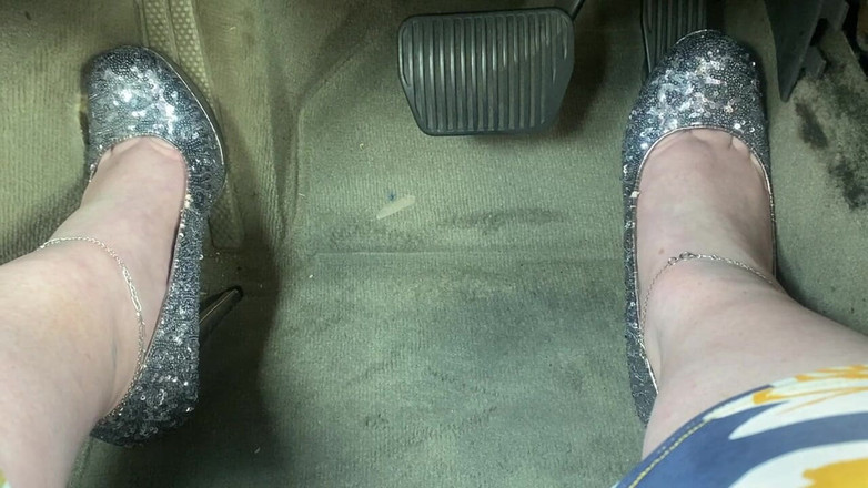 BellaBlast: Topuklu 5'te pedal pompalıyor