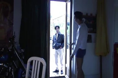 Francesa gata é por seu homem e seus amigos