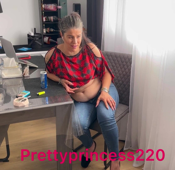 Pretty princess studio: 牛仔裤里的湿屁