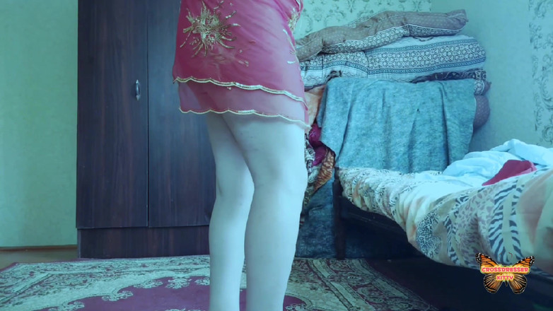 Kitty_Cross: Jupe de danseuse au ventre rouge, femboy transsexuelle sexy, Shemsle...