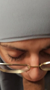 Close up Blowjob with Glasses Mia Niqab