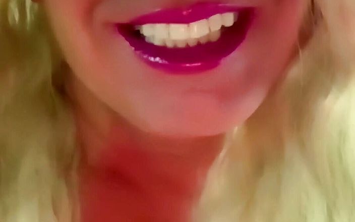 CindieLove: Sexy krátké šortky dlouhé sexy nohy anální dildo trans dívka sissy...